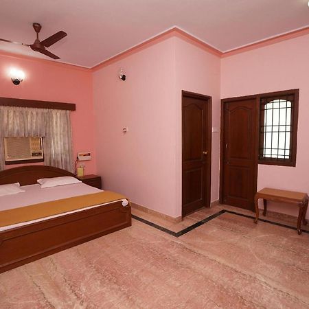Lloyds Guest House, North Boag Road, T. Nagar Chennai Esterno foto